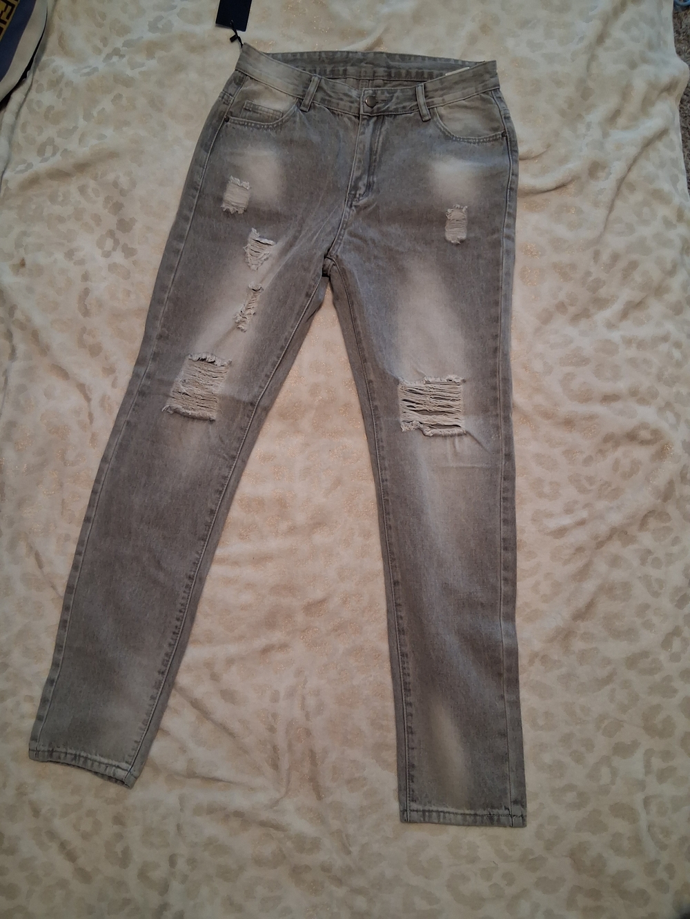 Amazon Slim Ripped Gray Jeans